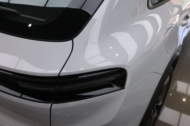 Porsche Macan EV